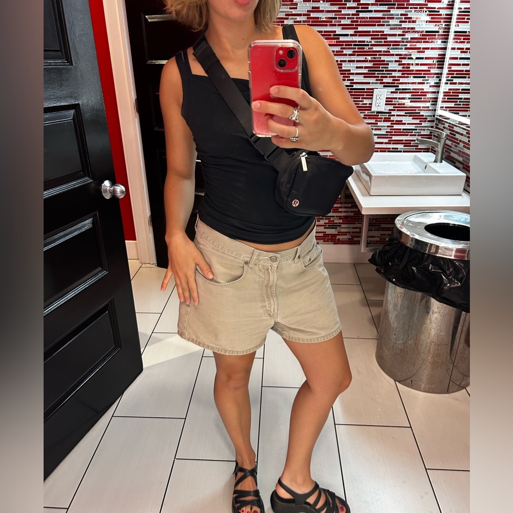 Meet your Posher, Ava